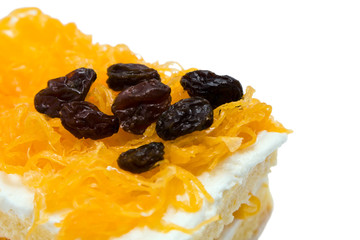 Raisin gold egg yolks thread cake