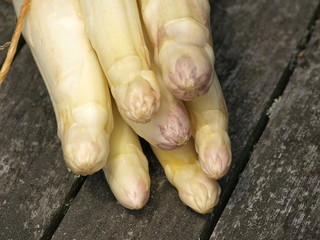 Spargel , ungekocht