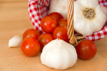 Tomaten und Knoblauch