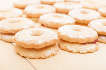 Linzer Cookies