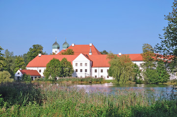 Fototapeta na wymiar słynny Seeon klasztor w Górnej Bawarii, Chiemgau