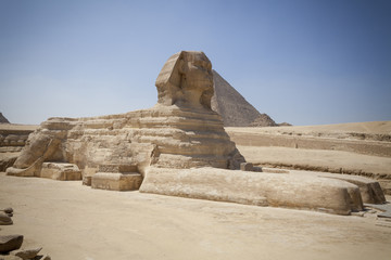 Fototapeta na wymiar Widokiem na Sfinksa w Kairze Giza Egiptu