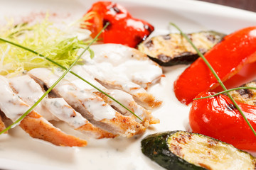 Grilled chicken fillet with vegetables