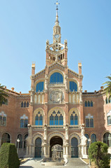 Fototapeta na wymiar Pforte des Hospital de la Santa Creu w Barcelonie