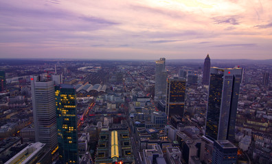 Obraz premium Frankfurt bei Sonnenuntergang