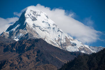 Fototapeta na wymiar Piękny widok Himalajów, gdy widać z Poon Hill, Ghorepani