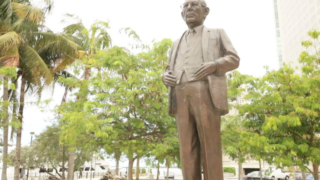 Claude Pepper memorial statue