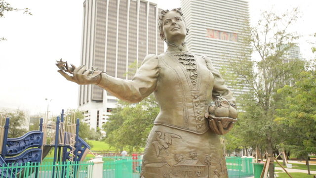 Statue of Julia Tuttle at Downtown Miami