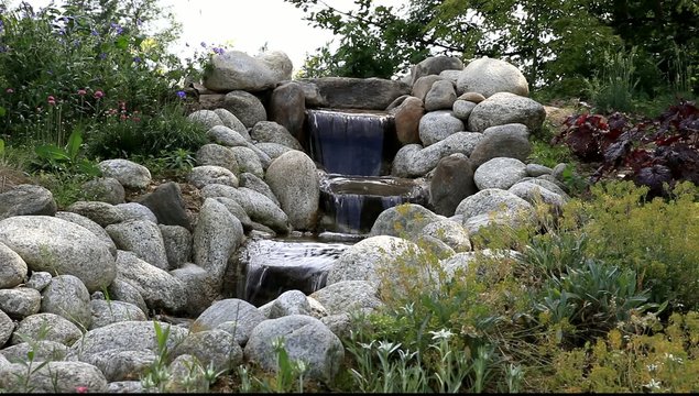 petite cascade de jardin