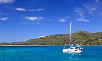 boat in seychelles