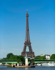 Fototapeta na wymiar Tour Eiffel - Paryż - Francja