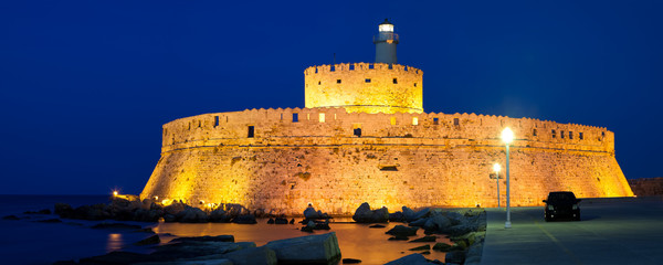 Fort of Saint Nicholas at night