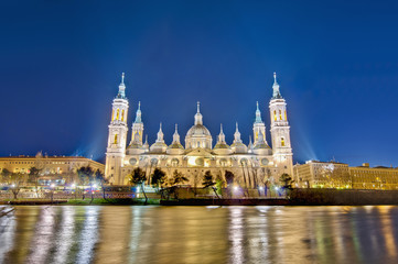 Obraz premium Our Lady of the Pillar Basilica at Zaragoza, Spain