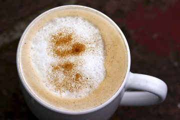 Kaffeeschaum mit Zimt