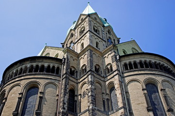 Fototapeta premium Quirinus-Münster in NEUSS bei Düsseldorf
