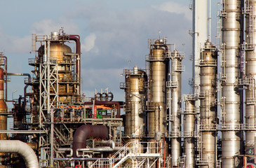 Oil-refinery plant