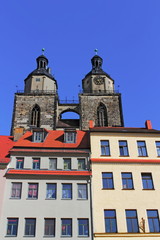 Obraz premium Altbauten und Marienkirche