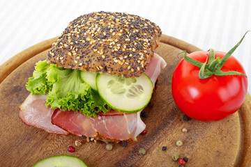 Belegtes Körnerbrötchen