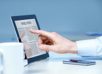Analyzing business news on modern device