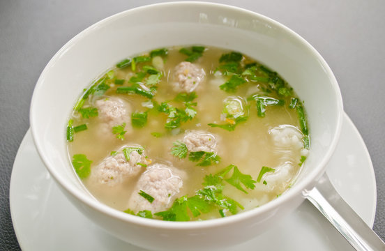 Rice soup with mince pork