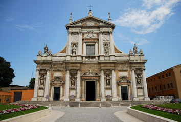 Fototapeta na wymiar Rawenna, St Maria bazylika w Porto szczegóły przedniego