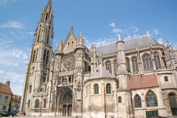 Fototapeta na wymiar Notre-Dame de Senlis