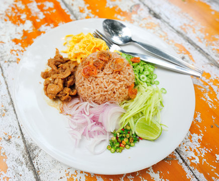 Fried rice with shrimp paste.