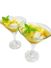 alcohol punch cocktail drinks with mint