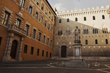 Fototapeta na wymiar city of Siena