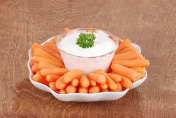 Baby Carrots with ranch dessing dip