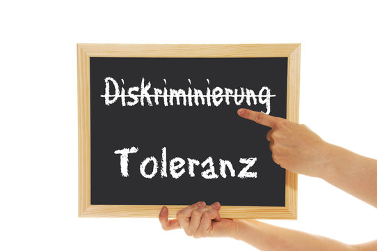 Schild Diskriminierung / Toleranz