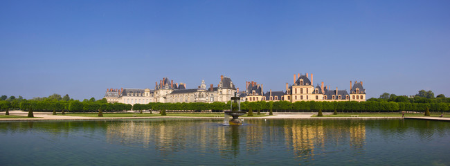 Fototapeta na wymiar Zamek w Fontainebleau