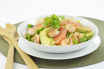 Prawn, grapefruit and avocado salad