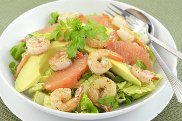 Prawns, grapefruit and avocado salad