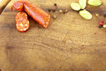 Wurst auf einem Brett