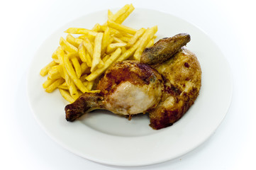 pollo asado con patatas fritas