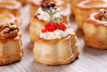 vol au vent salato con crema di ricotta e caviale