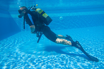 Scuba Diving - 42255162
