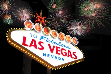 Poster Welkom bij Las Vegas Sign met vuurwerk © somchaij
