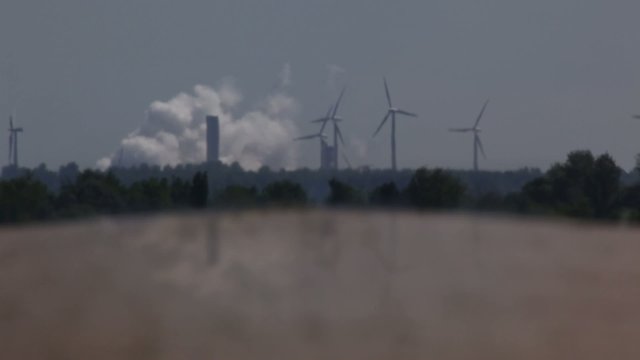 Kraftwerk mit Windturbinen