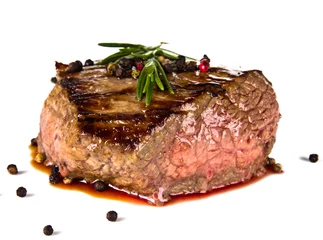 Papier Peint photo Lavable Steakhouse Steak de boeuf moyennement grillé, isolé sur fond blanc