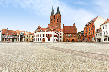 Markt in Stendal mit St. Marien und Rathaus, Deutschland