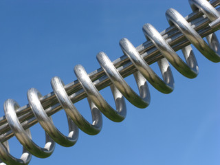 Sprungfeder vor Himmel © Pascal Paoli