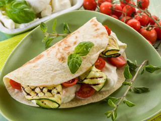 piadina with mozzarella, grilled zucchinis and tomatoes