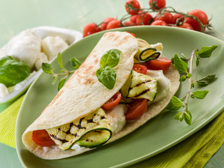 piadina with mozzarella, grilled zucchinis and tomatoes
