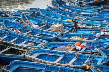 Foto op Plexiglas Blauwe vissersboten in haven Essaouira, Marokko © kicimici