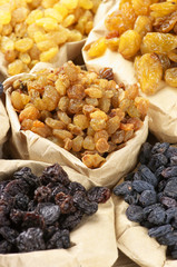 Assorted raisins