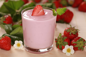 Joghurt mit Erdbeeren
