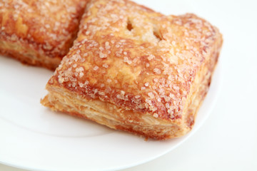 puff cookie with jam