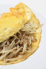 Vietnam food soy sprout and mince omelet